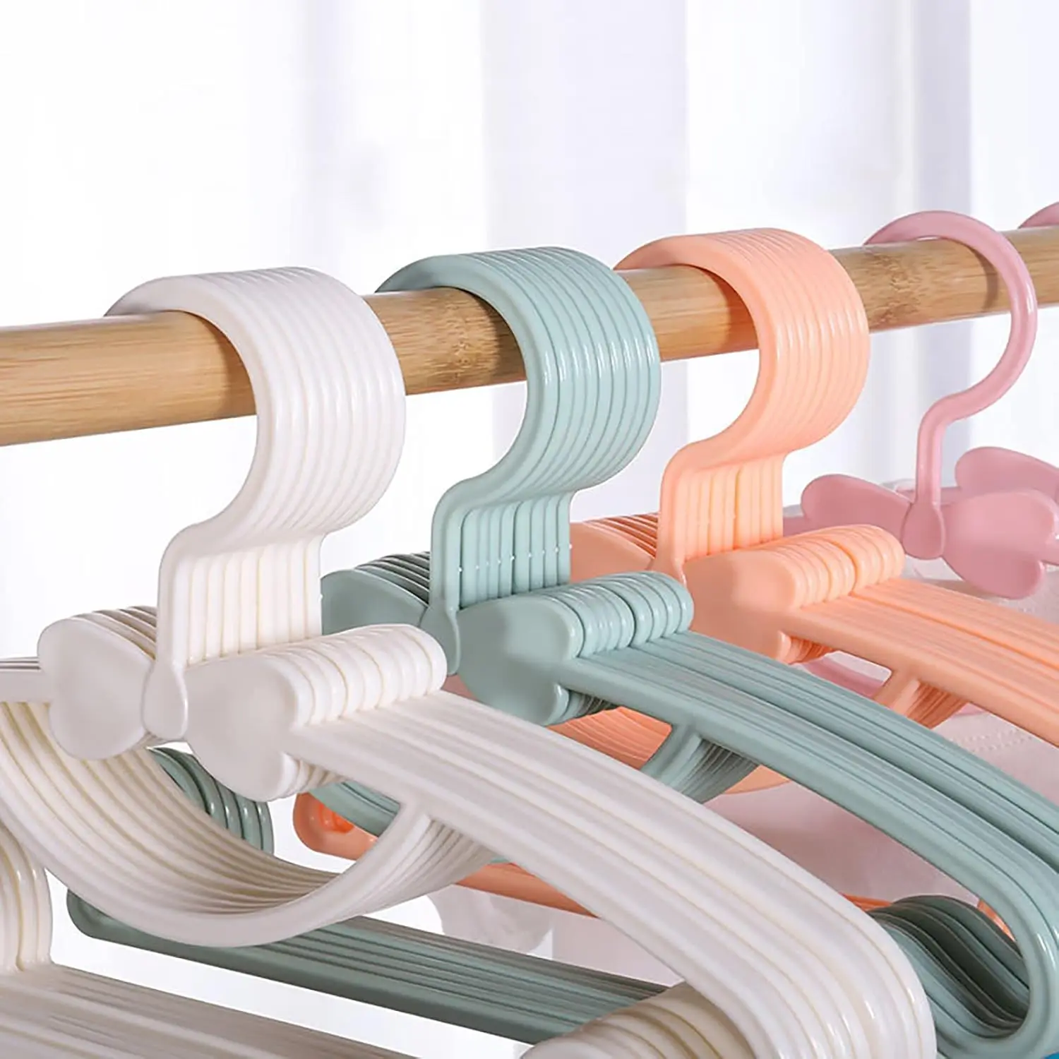 Cabides de Plástico para Roupa - Baby Clothing Display avaliação e preço